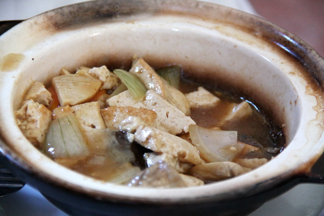 Tofupata Sintran kiinalaisessa ravintolassa. Vegaanien kannattaa suunnata kiinalaiseen ravintolaan jos ei muuta löydy. 